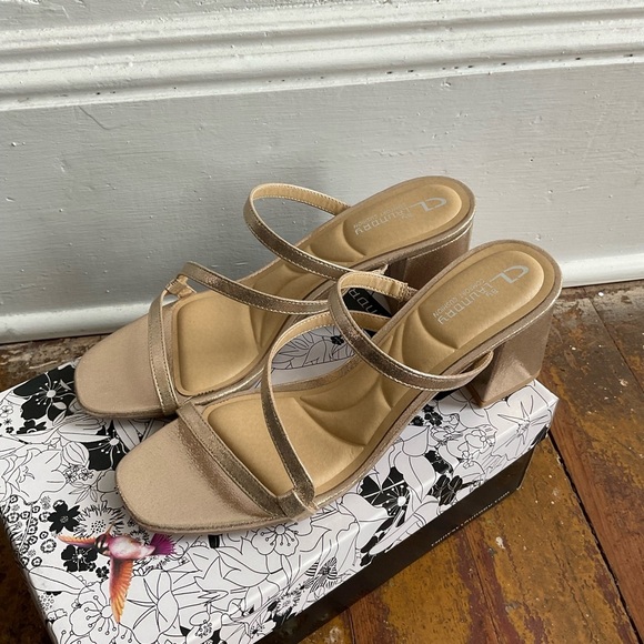 CL by Laundry Blaine Starstone Wedge Sandals in Gold - Picture 3 of 6